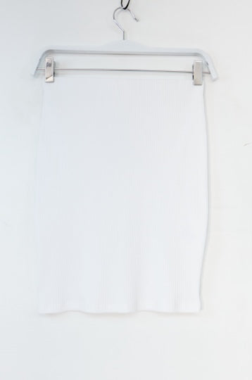 💚 Jupe Courte Ajustée – Style Casual Chic | Femme