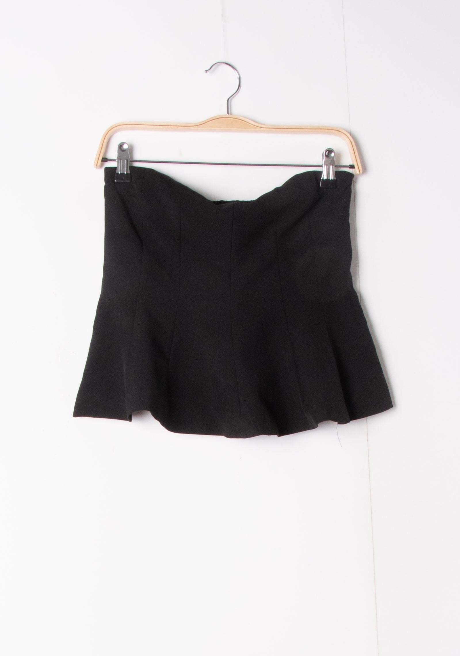 Top Bustier à Basque –Élégance Féminine
