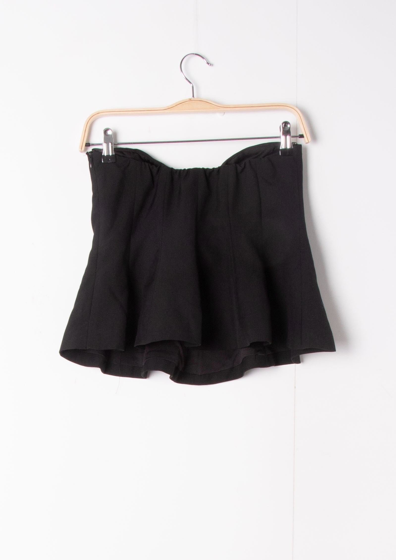Top Bustier à Basque –Élégance Féminine