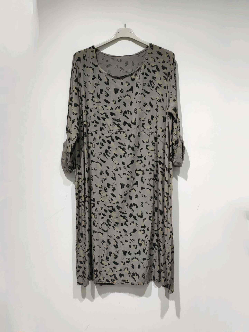 Robe Léopard – Élégance Sauvage